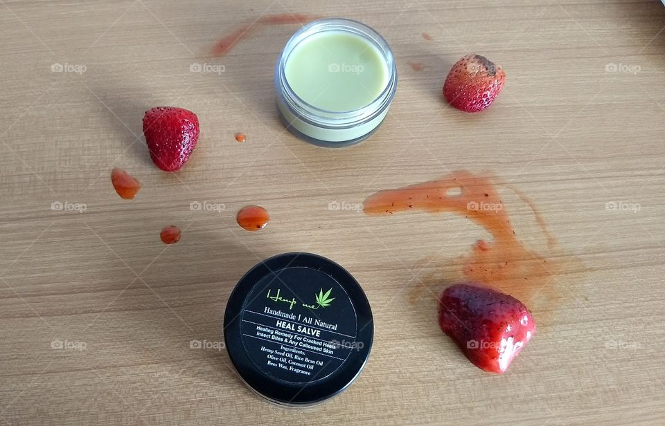 Hemp healing salve for cuts, burns, bruises and dry skin, can be use as lip balm as well!