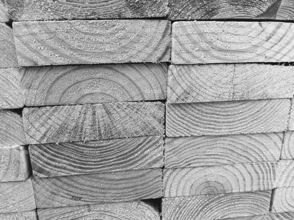 wood grain monochrome