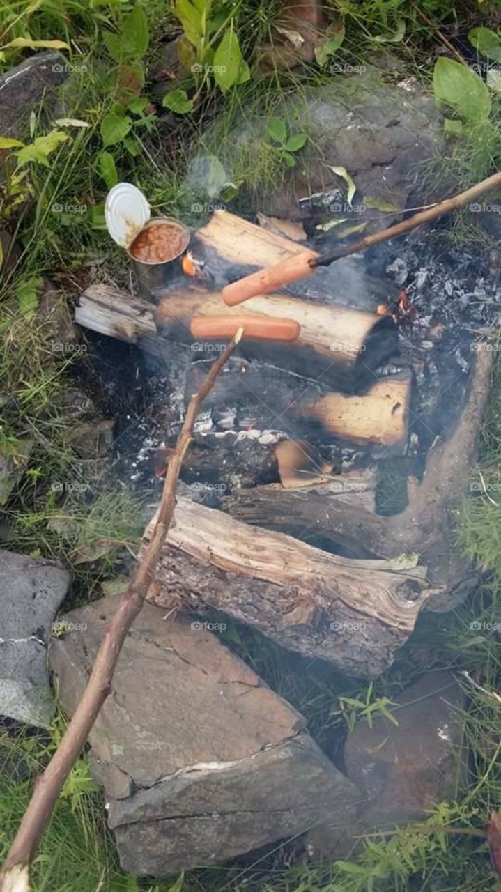 Campfire picnic