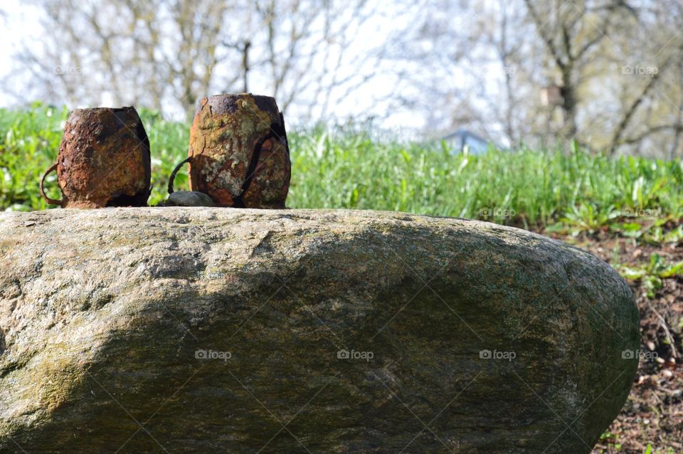 stone and pots art