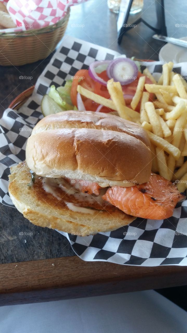 salmon burger 