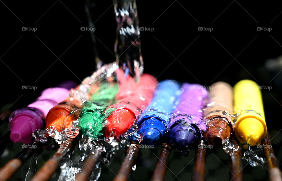 The wet colors is on the griller for fun art creativity. 