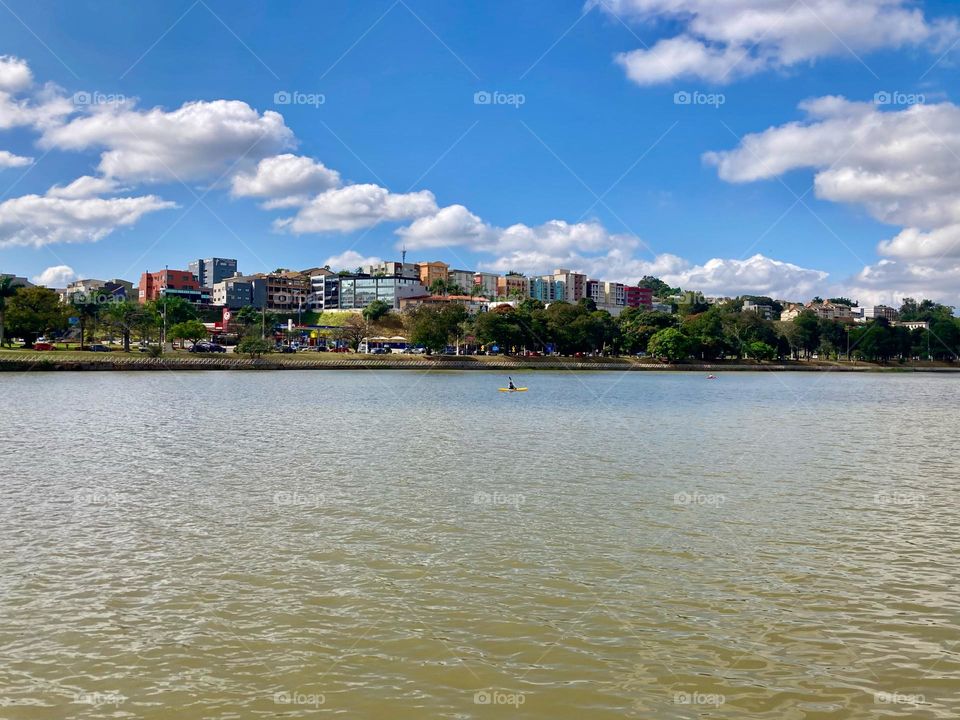 No #LagoDoTaboão, em #BragançaPaulista, uma manhã de #paz… 
As #águas daqui remetem a calmaria!
📸
#FOTOGRAFIAéNOSSOhobby
#sky #céu #natureza #horizonte #fotografia #paisagem #landscapes #inspiração #lago #lake #mobgrafia #XôStress #nuvens #clouds