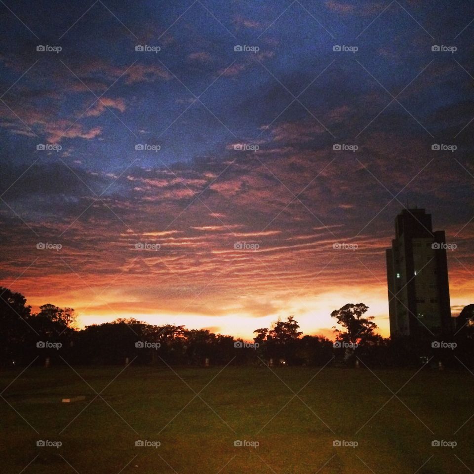 🌅Desperte, #Jundiaí!
#Céu colorido na manhã que se levanta.
🍃
#sol #sun #sky #photo #nature #morning #alvorada #natureza #horizonte #fotografia #pictureoftheday #paisagem #inspiração #amanhecer #mobgraphy #mobgrafia #FotografeiEmJundiaí