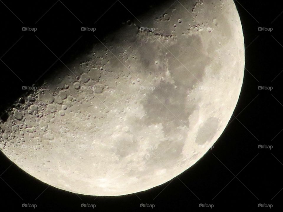 Moon Canon 200x zoom