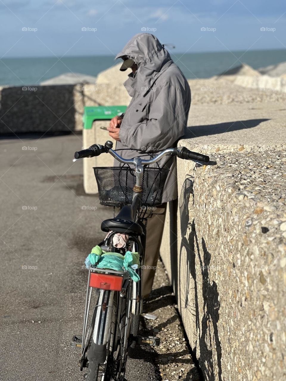 Old man with his smartphone 