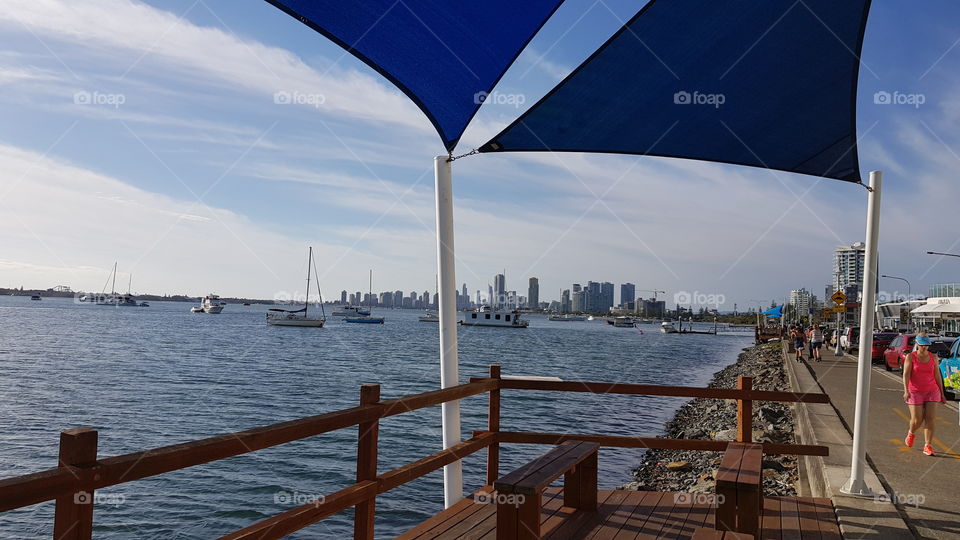 Huslte of morning walkers along the broadwater