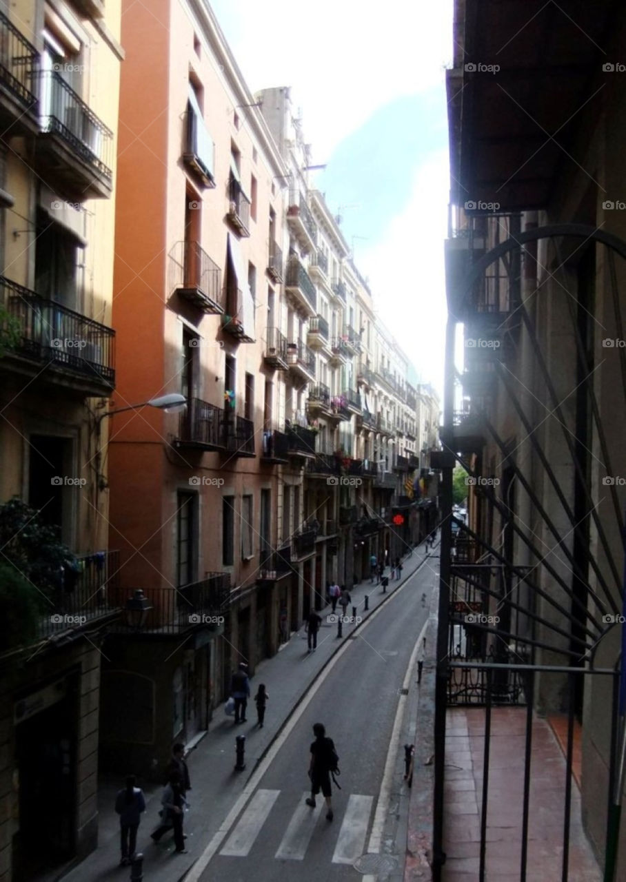 barcelona street architecture balconies by Balloo