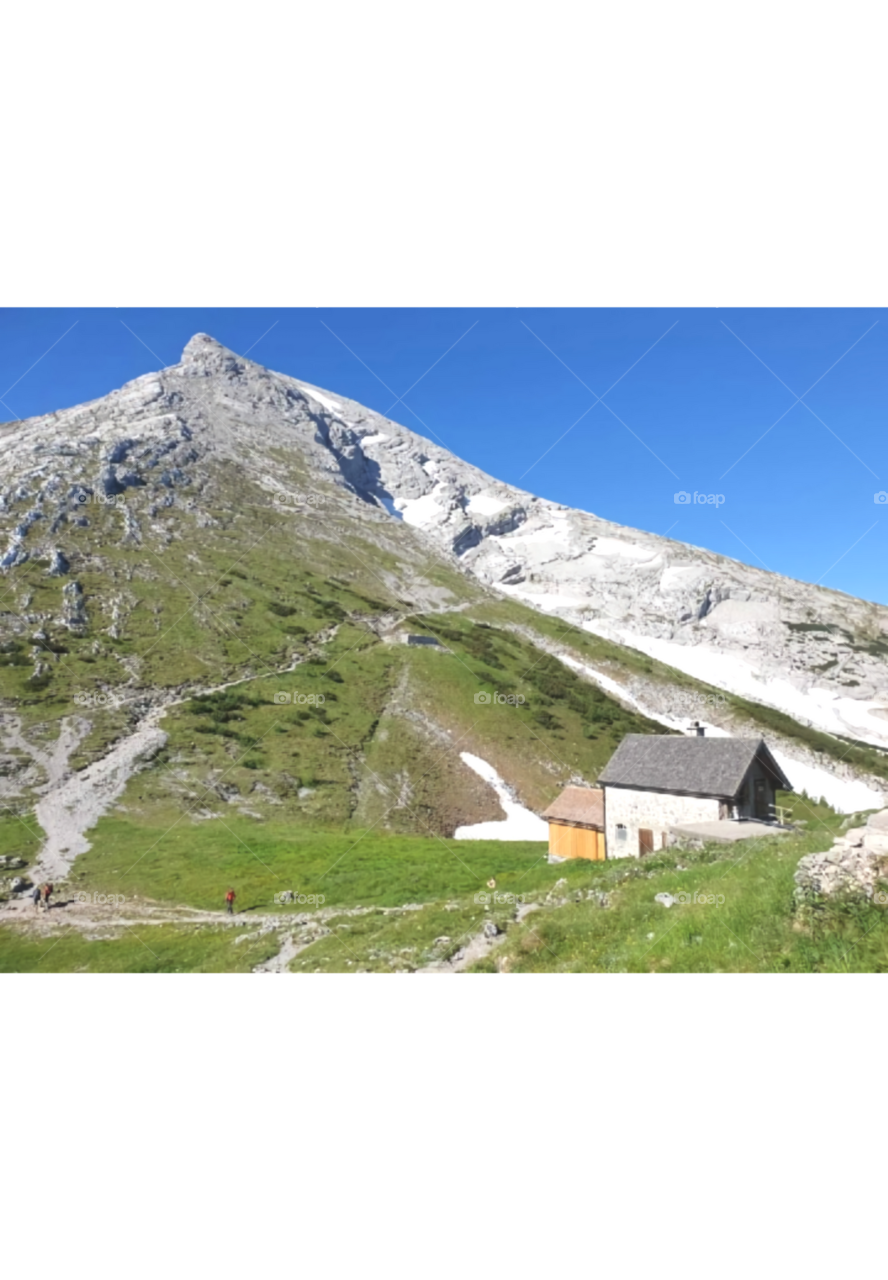 Beautiful scenery there are mountains