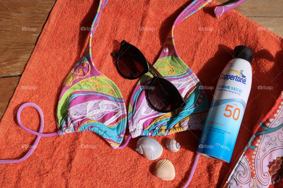 This extremely hot summer demands protection: sunglasses and sunscreen, and we are ready to enjoy our vacation!