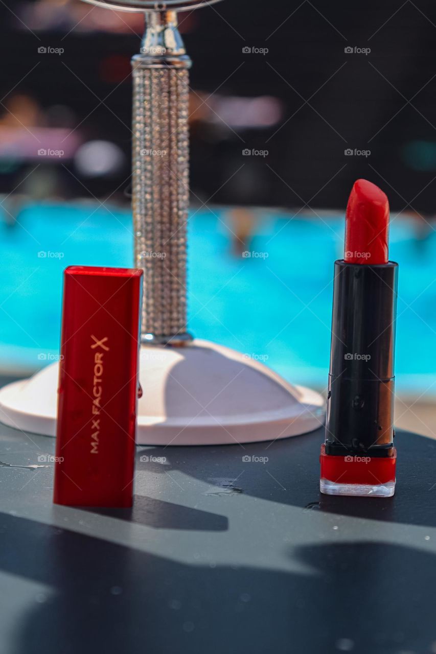 Maxfactor red lipstick