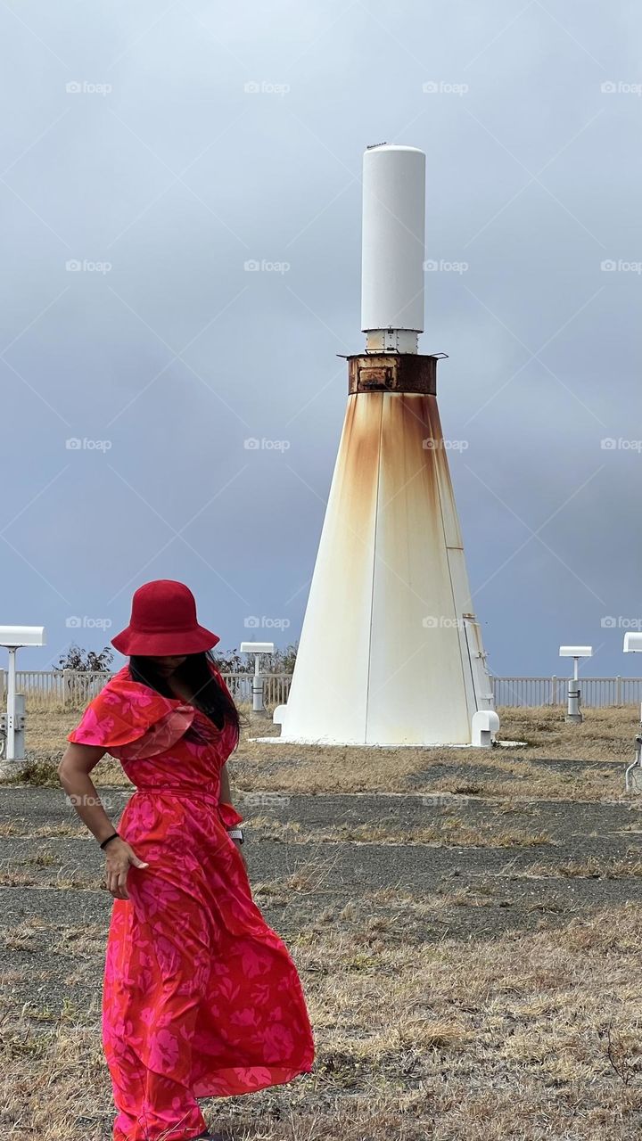 Lady in red without a face 