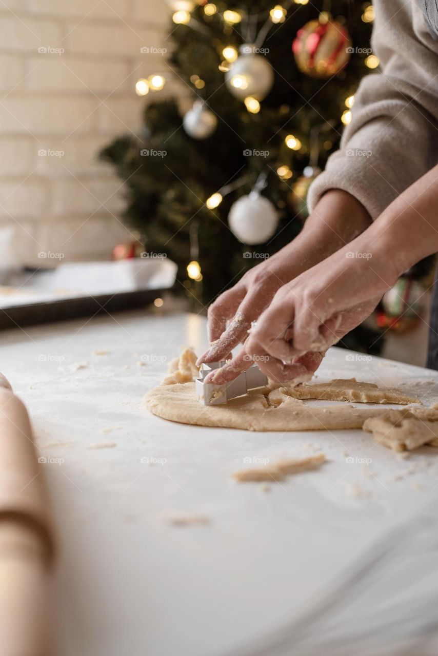 woman cooking cookies