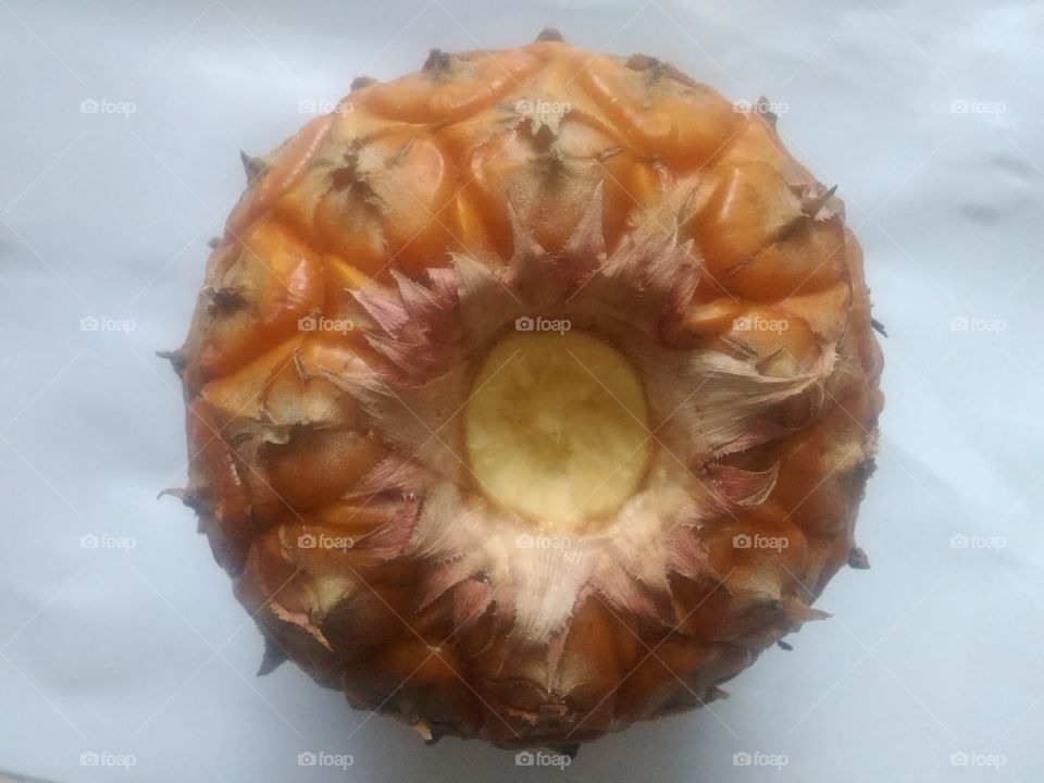 Pineapple fruit that has been loose crown