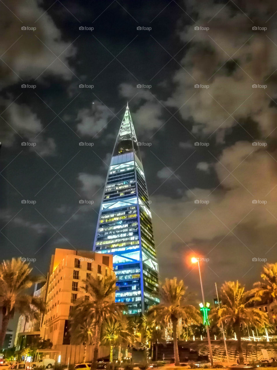 Al Faisaliyah Tower and Centre at night, downtown Riyadh