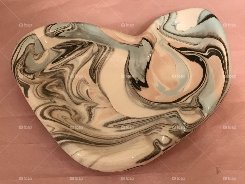 1950's Art Deco pink swirl heart shaped dish