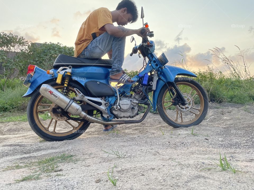 Old motorcycle trouble 