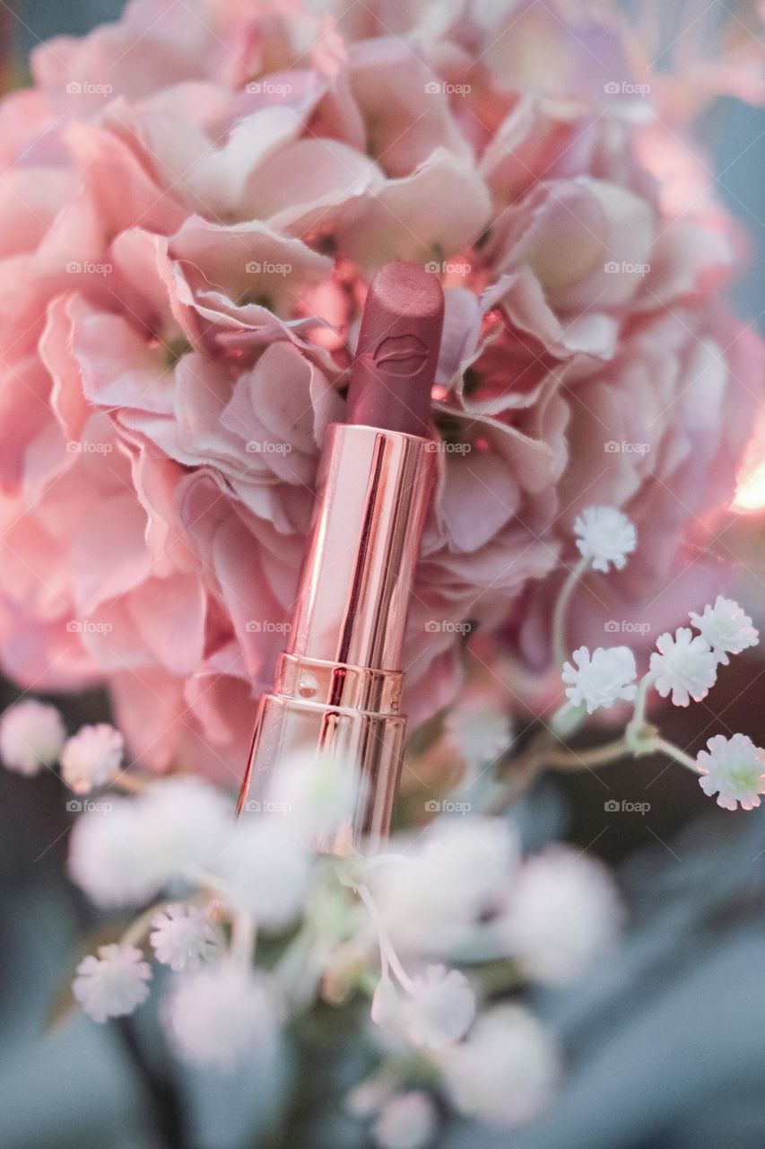 Lipstick at the flowers 