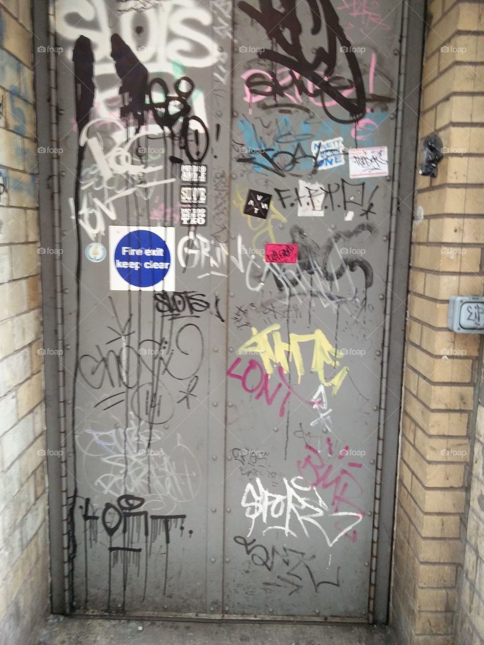 Graffiti on door in Glasgow