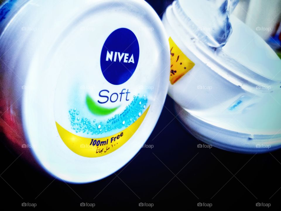 NIVEA SOFT