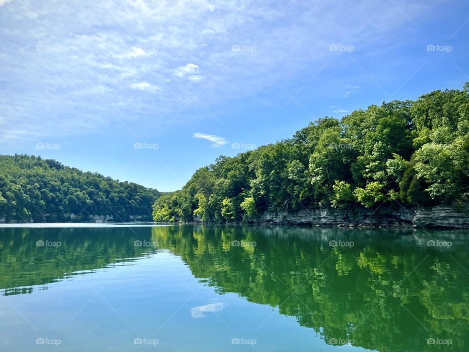 Absolutely perfect summer day on the water of Lake Cumberland 