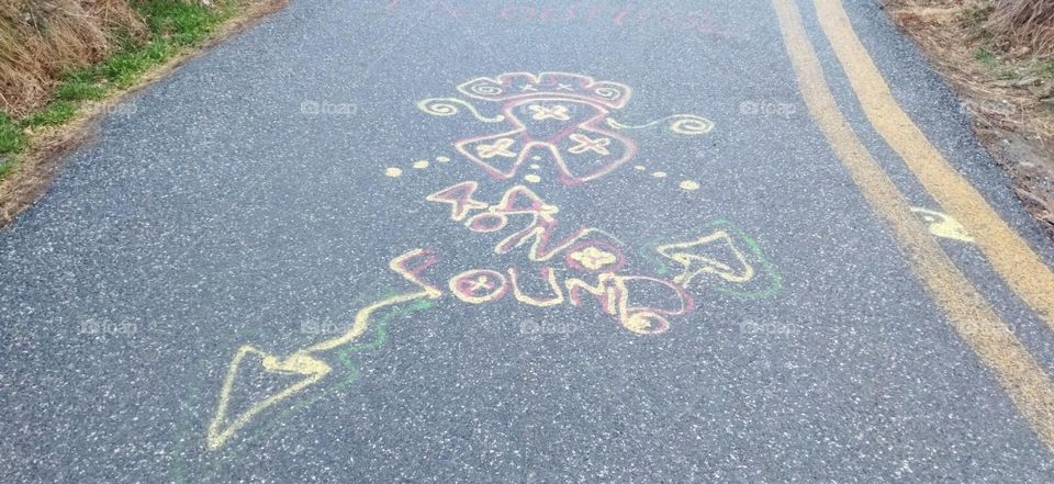 Caminos que se enmarcan.
Paths that are framed.