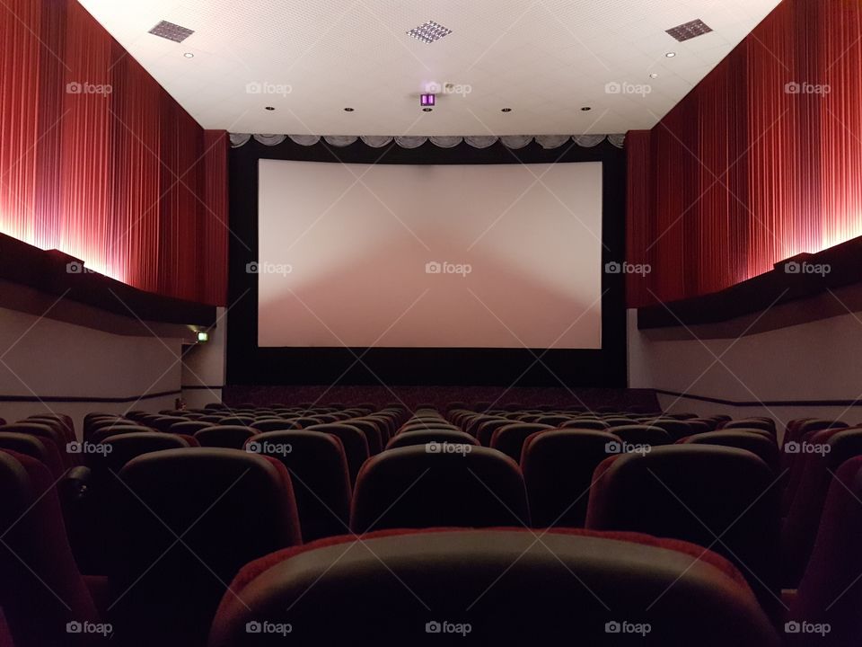 The best moviehouse is an empty moviehouse!