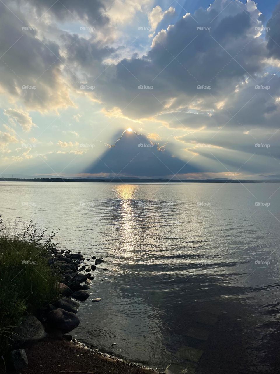 Pyramid looking cloud above lake