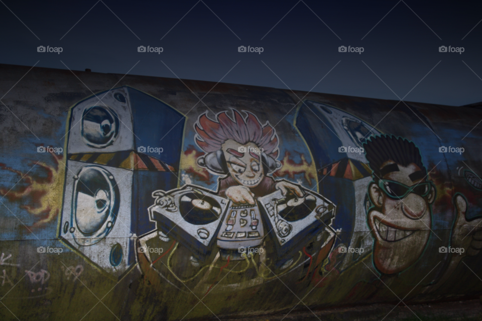 graffiti dj spray paint speakers by leonbritton123