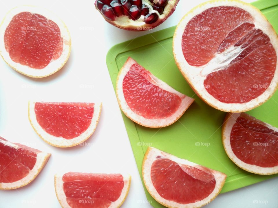 Grapefruits with pomegranate fruit