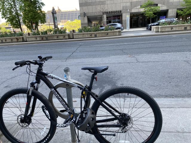 Lonely bicycle 