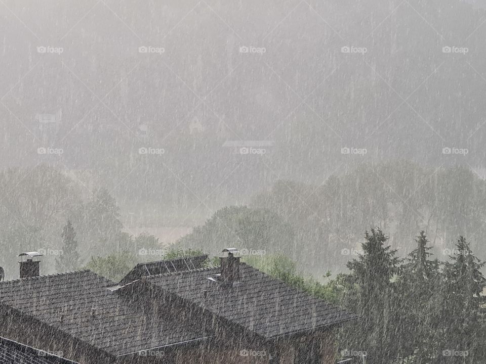 Gewitter und Regen