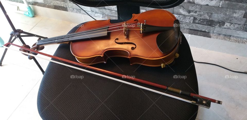 violin during practice