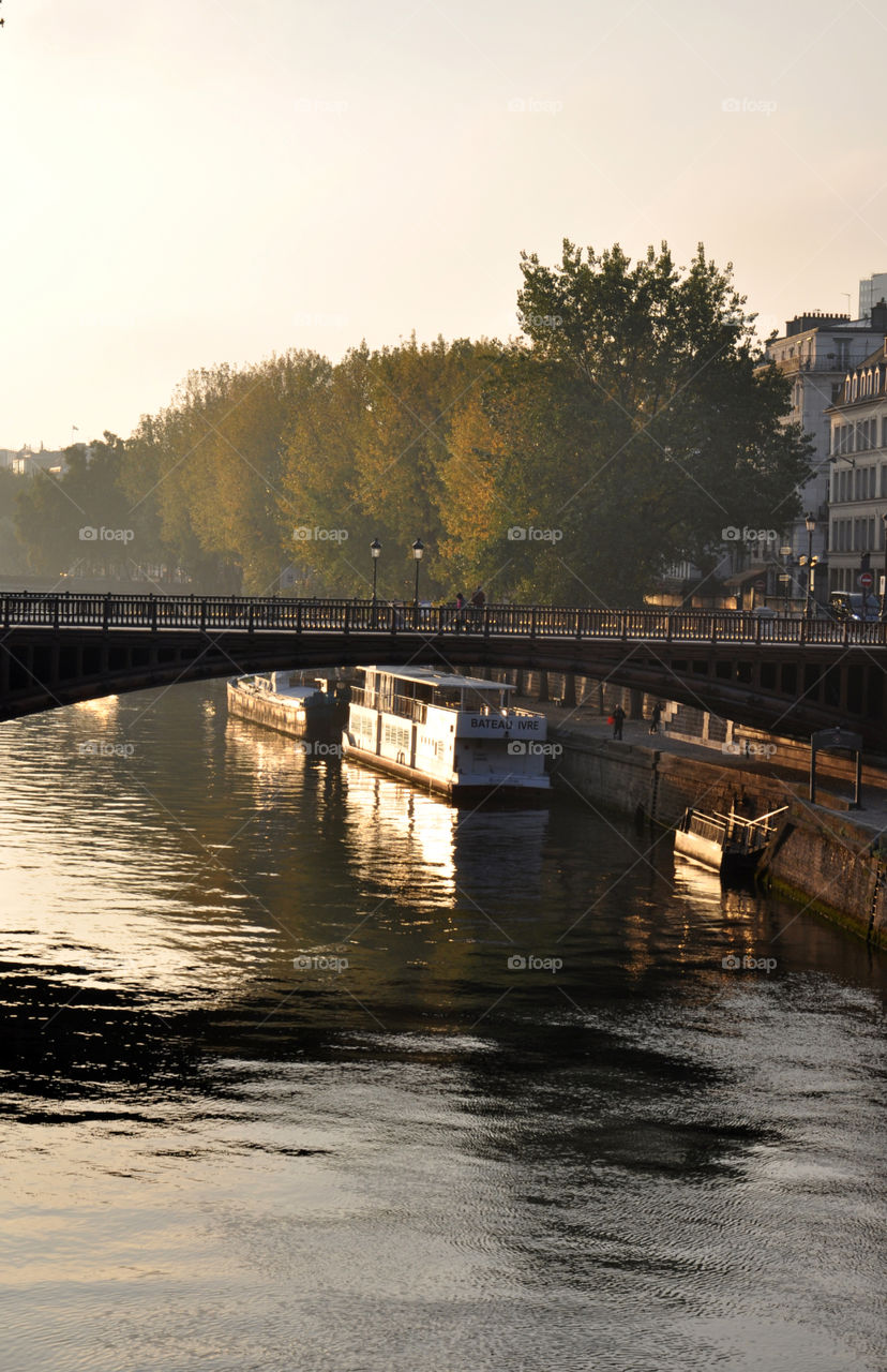 Early morning in Paris 