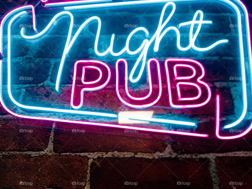 Lighting text  Night Pub