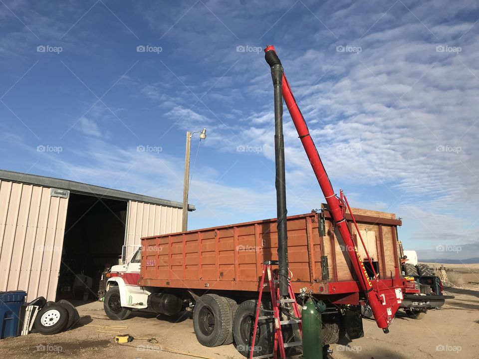 Farm grain drill fill