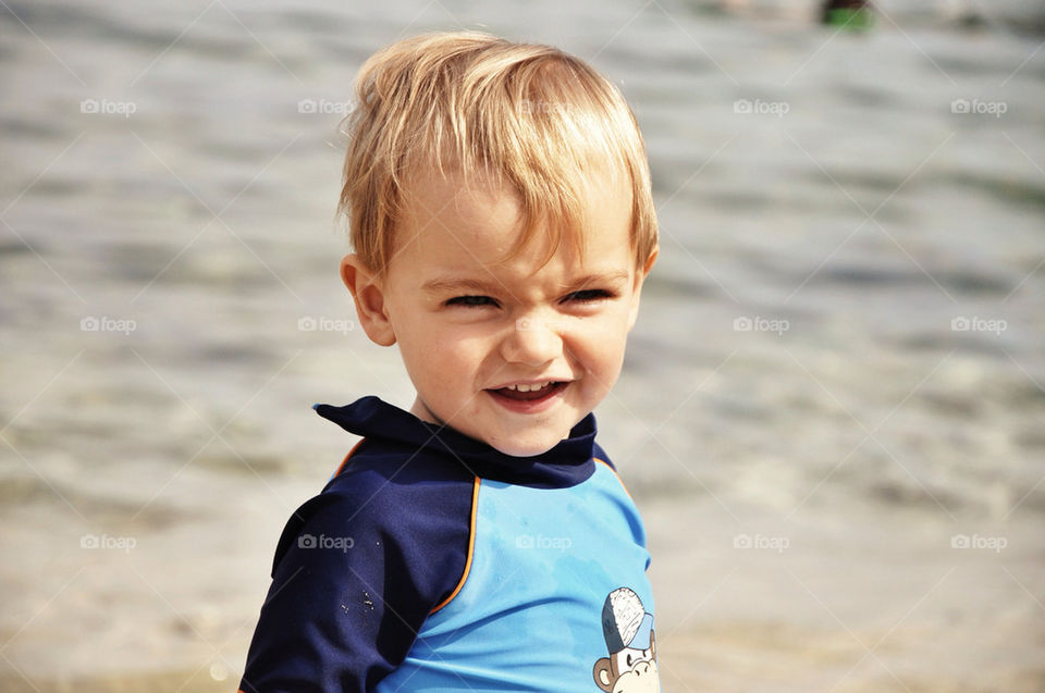 beach ocean hot play by nivoa