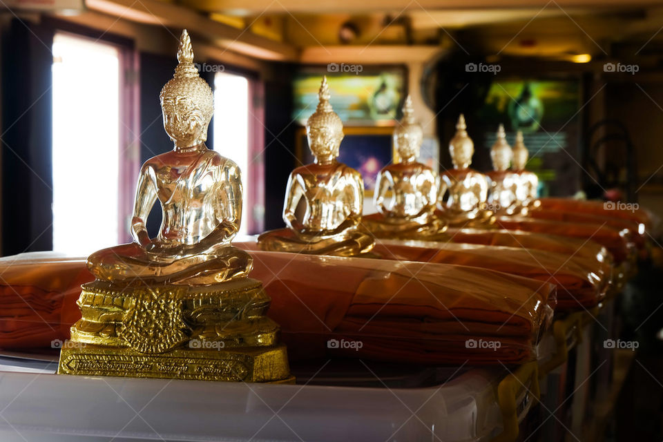 buddha images made of glass