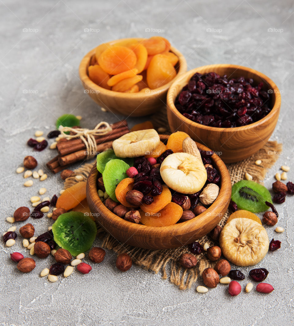 Dried fruits 