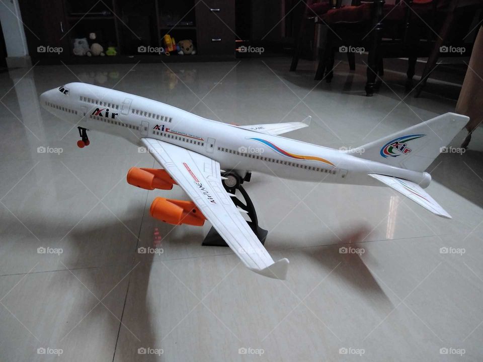 Toy aeroplane