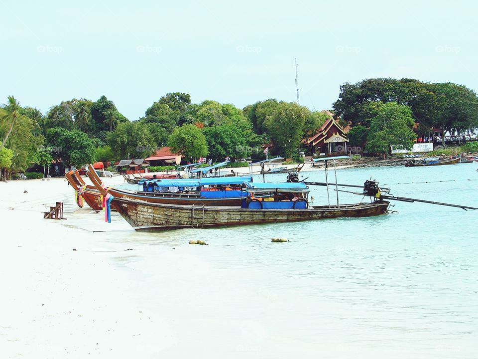 battello dei pescatori spiaggia della Thailandia