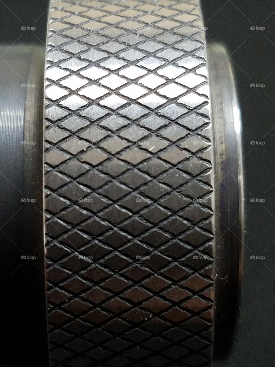 Knurled roller