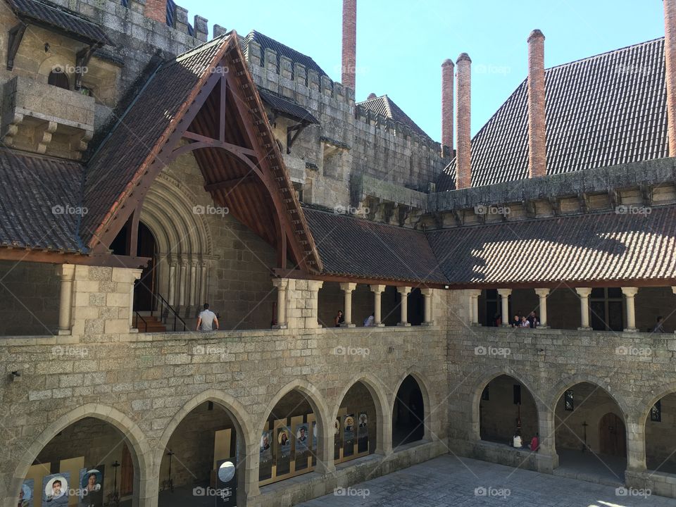 Medieval palace (Paço dos Duques)