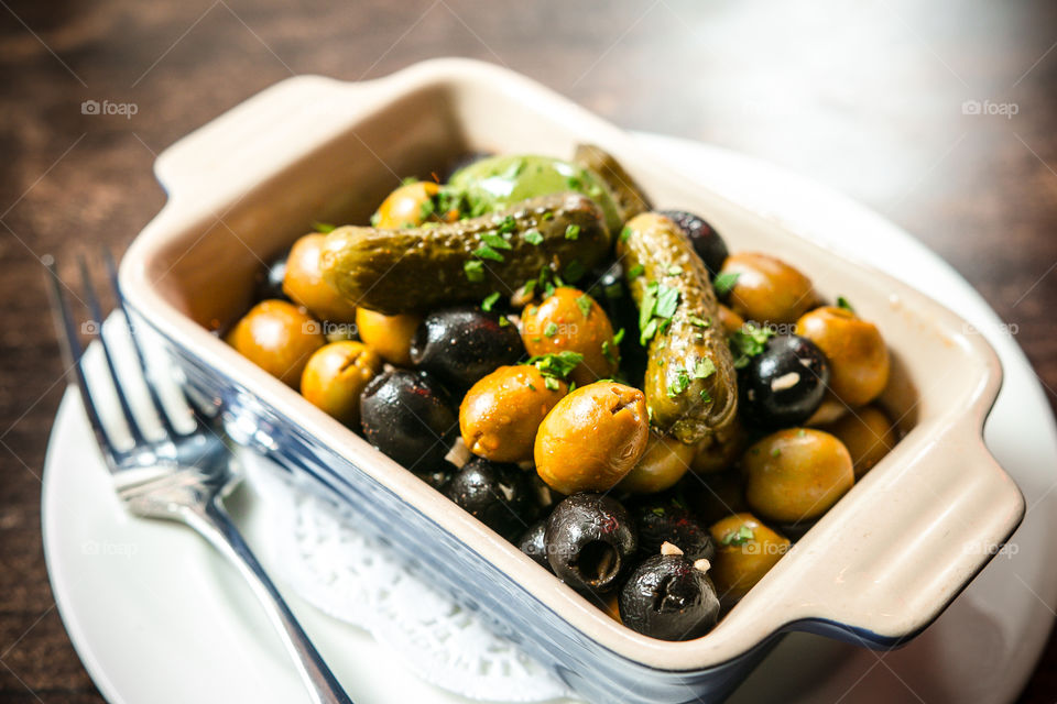 Olives and pickles 