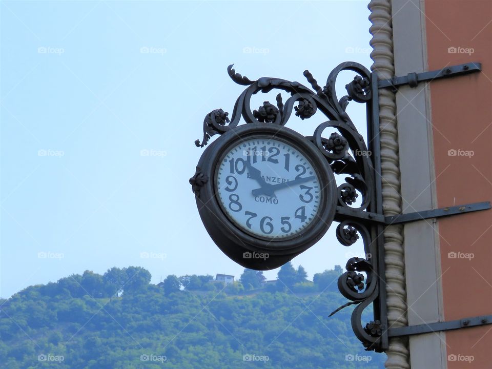 clock outdoor time