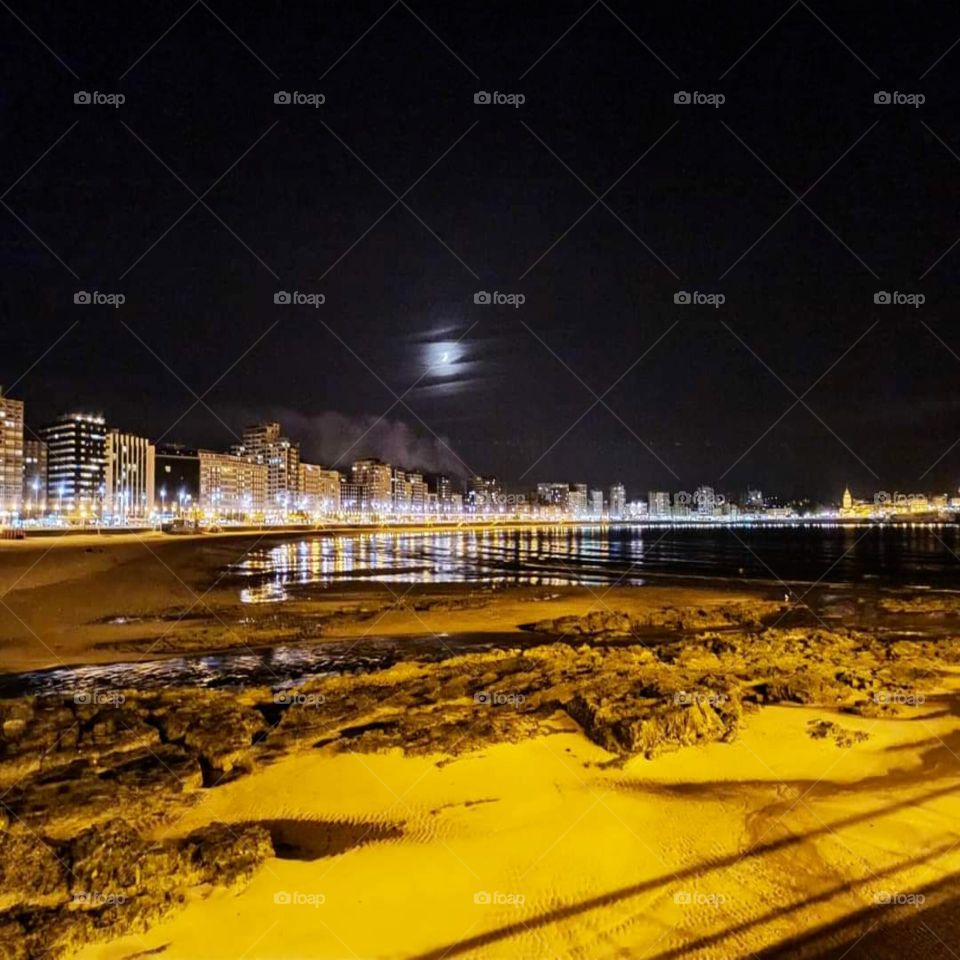 San Lorenzo beach at dusk