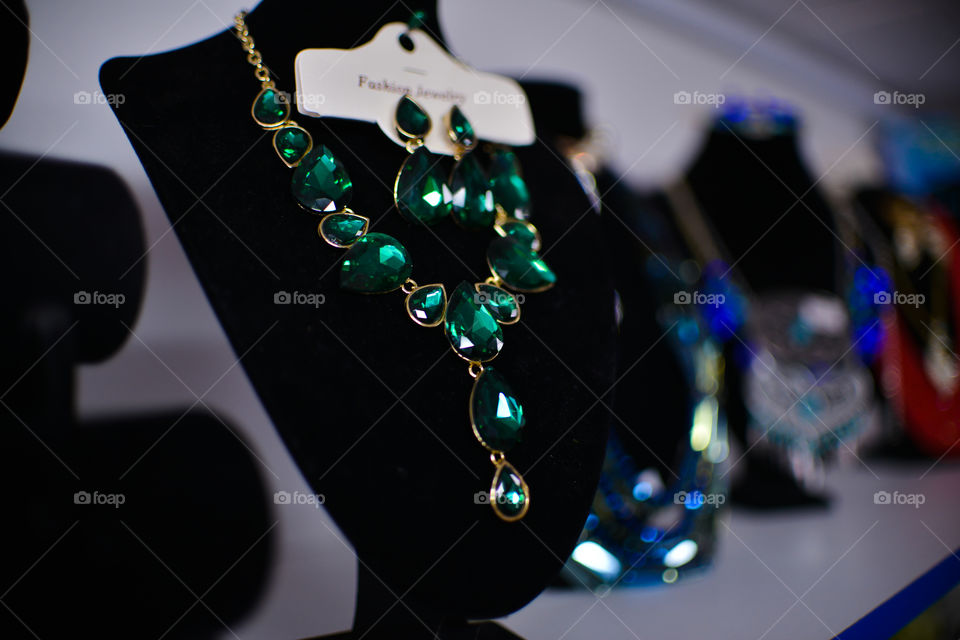 necklace decoration gems