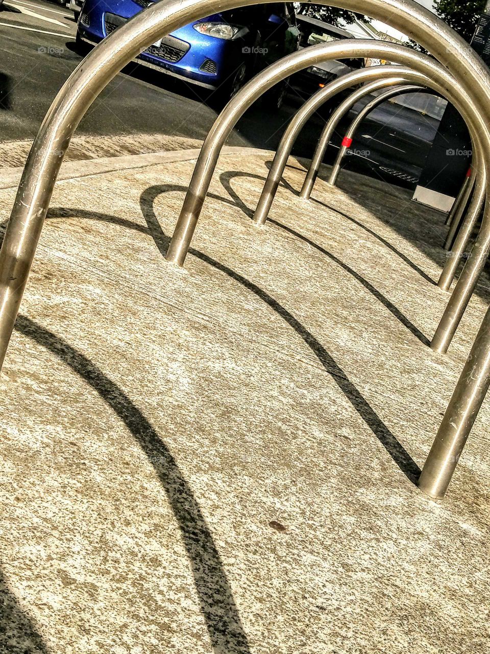 shadow pattern / perspective shot