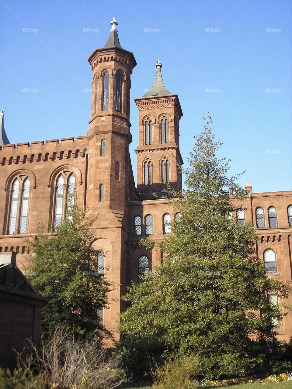 The Smithsonian Museum, also called the Institutional Building or Castle, in Washington DC. constructed of Seneca red sandstone in the Norman Revival style, a 12th-century combination of late Romanesque and early Gothic motifs. 