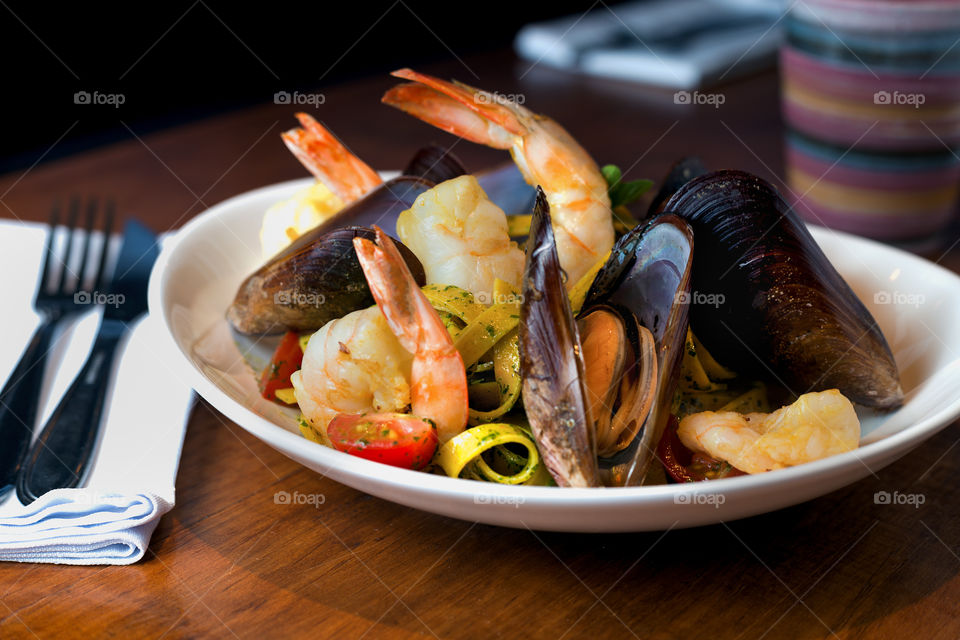 pasta with mussel and shrimp